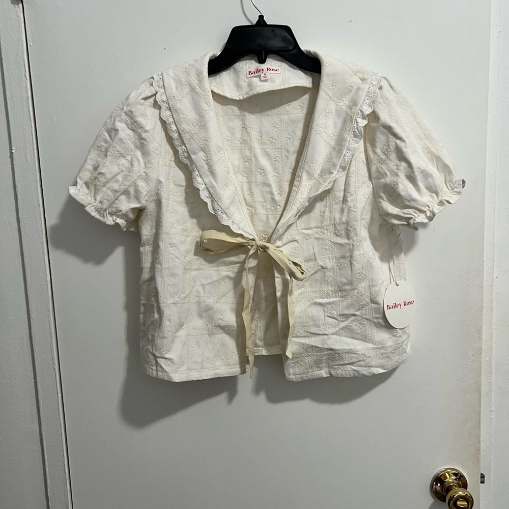 Elegant Cream Tie-Front Blouse - Picture 7 of 9